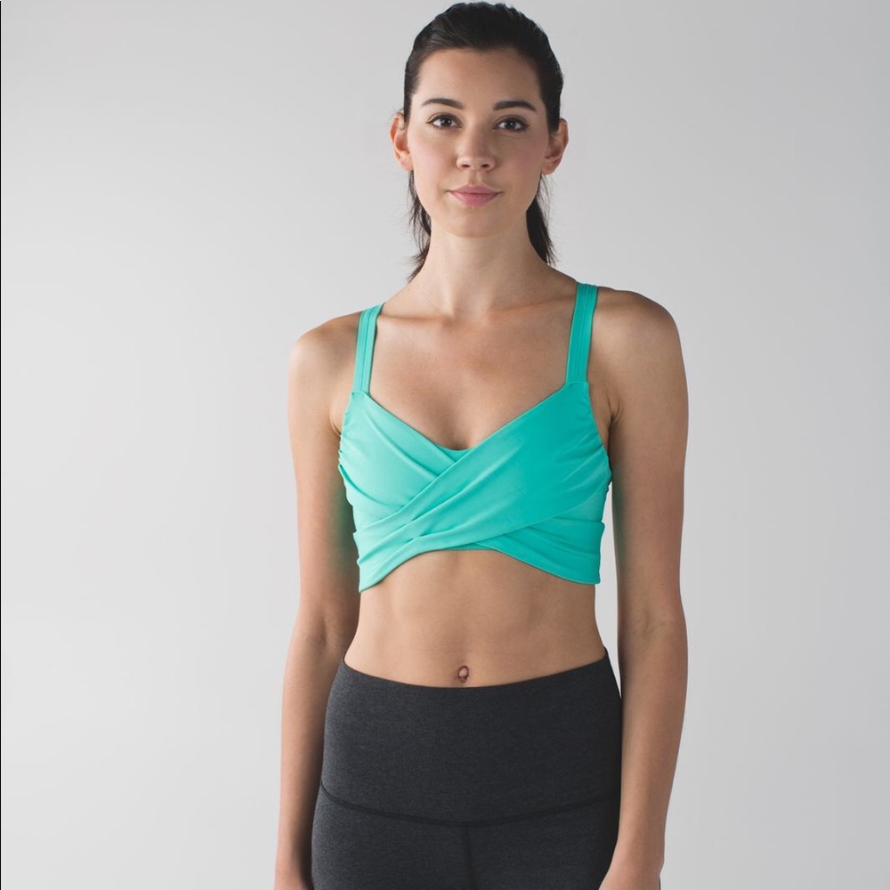 Lululemon wrap it up bra size 4